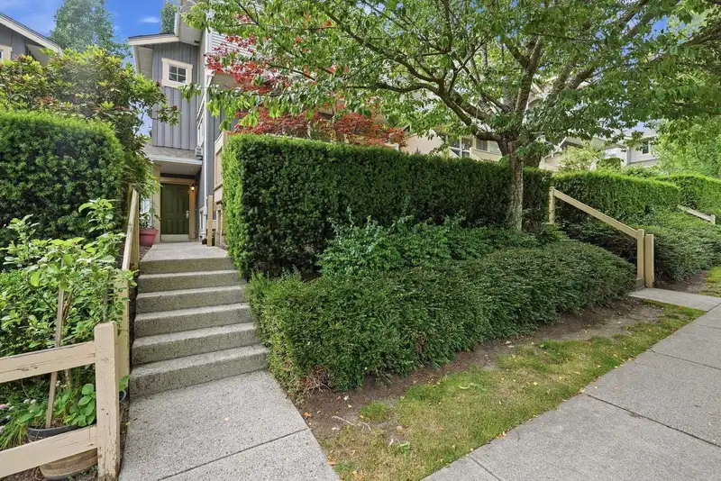 38 14959 58 AVENUE - photo 1 of 39