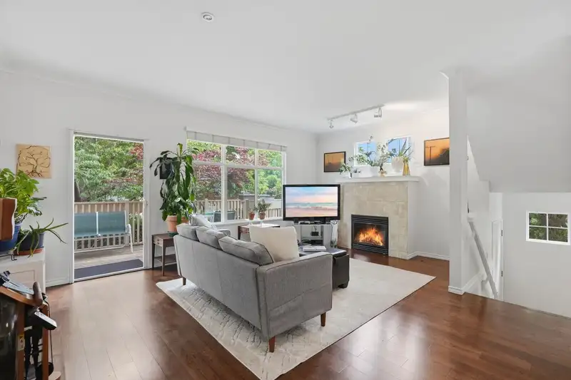 38 14959 58 AVENUE - photo 3 of 39