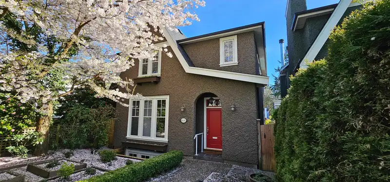 4640 W 8TH AVENUE - photo 2 of 37