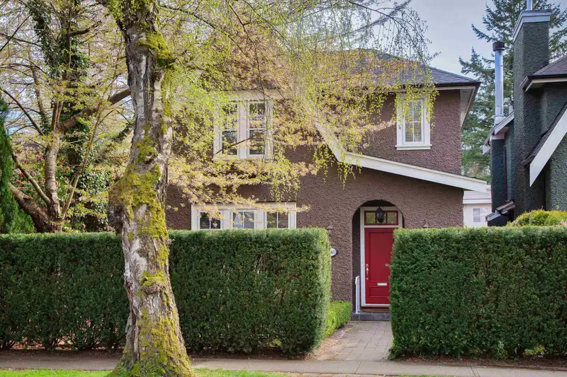 4640 W 8TH AVENUE - photo 3 of 37