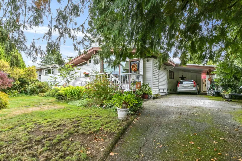 14086 77A AVENUE - photo 2 of 25