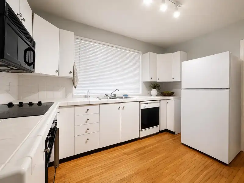 2259 CENTRAL AVENUE - photo 3 of 7