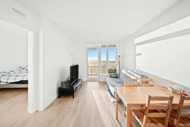 2508 318 ALDERSON AVENUE - photo 4 of 40