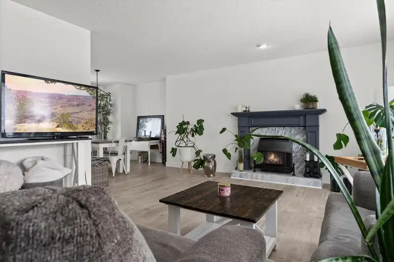 44983 CUMBERLAND AVENUE - photo 3 of 31