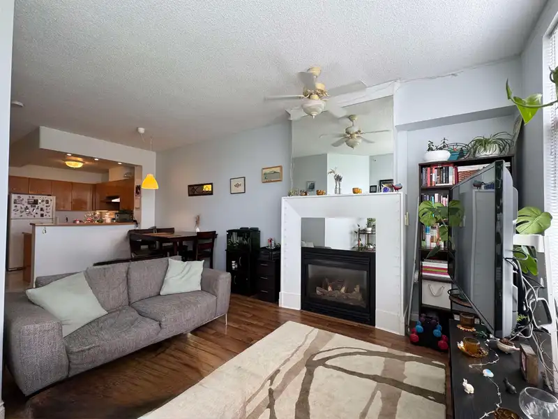 510 2268 REDBUD LANE - photo 2 of 19