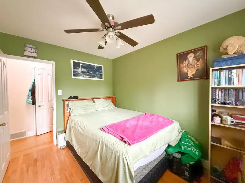 10478 155A STREET - photo 4 of 13