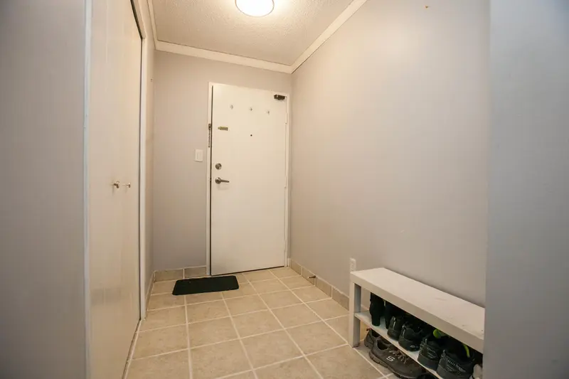 209 1050 HOWIE AVENUE - photo 2 of 19