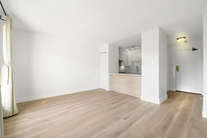 101 1545 E 2ND AVENUE - photo 1 of 24