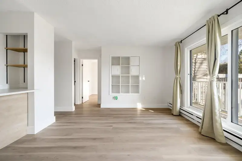 101 1545 E 2ND AVENUE - photo 2 of 24