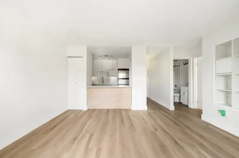 101 1545 E 2ND AVENUE - photo 4 of 24
