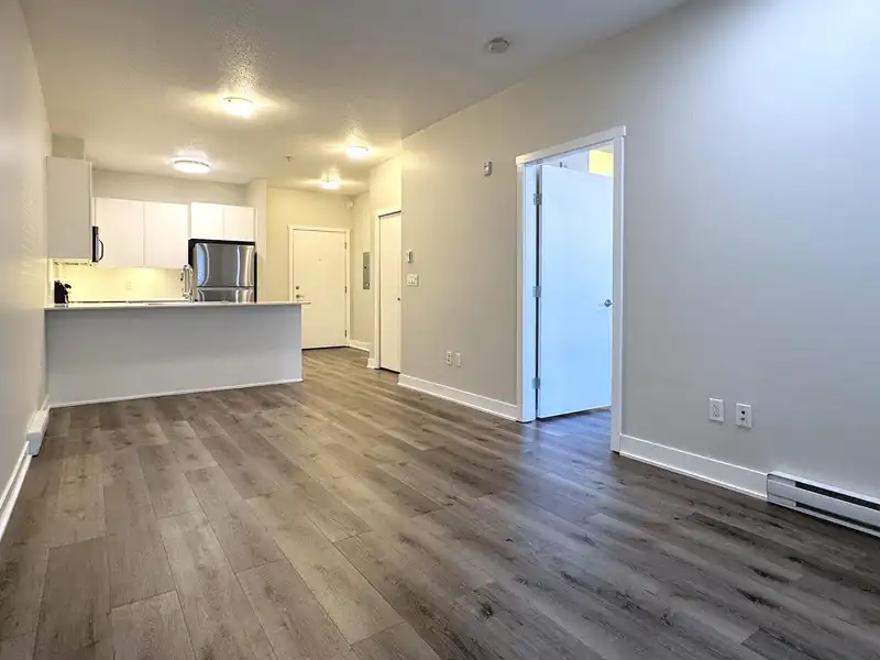 102 20460 DOUGLAS CRESCENT - photo 3 of 21