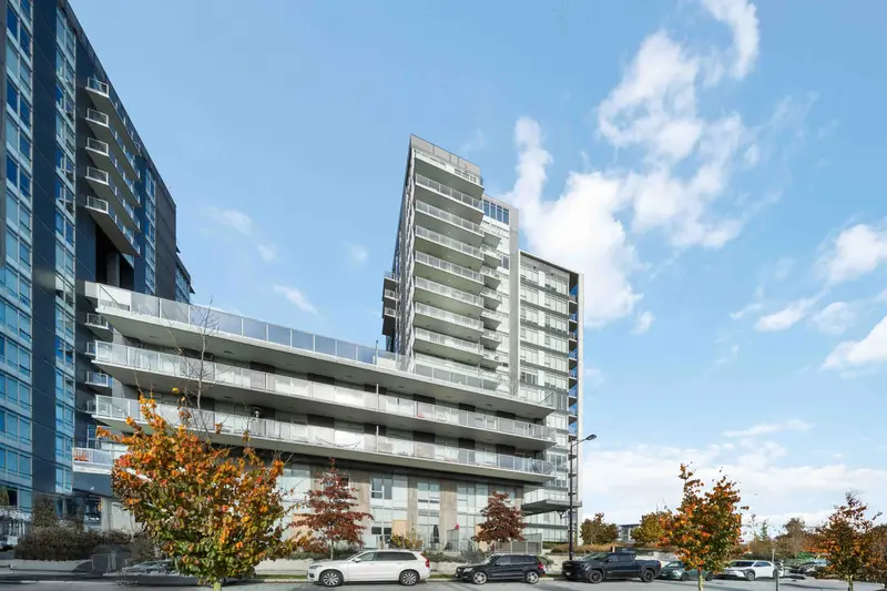 808 3581 E KENT AVENUE NORTH - photo 2 of 25