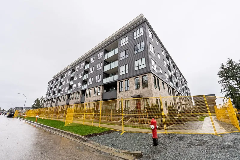 506 15738 85 AVENUE - photo 2 of 17