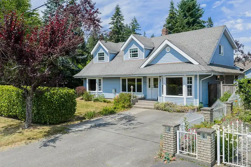 1707 HAVERSLEY AVENUE - photo 1 of 40