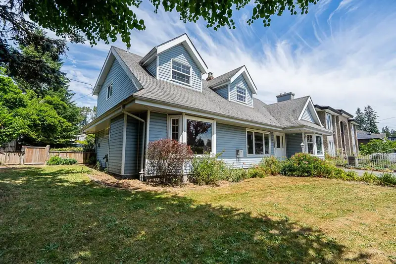 1707 HAVERSLEY AVENUE - photo 2 of 40