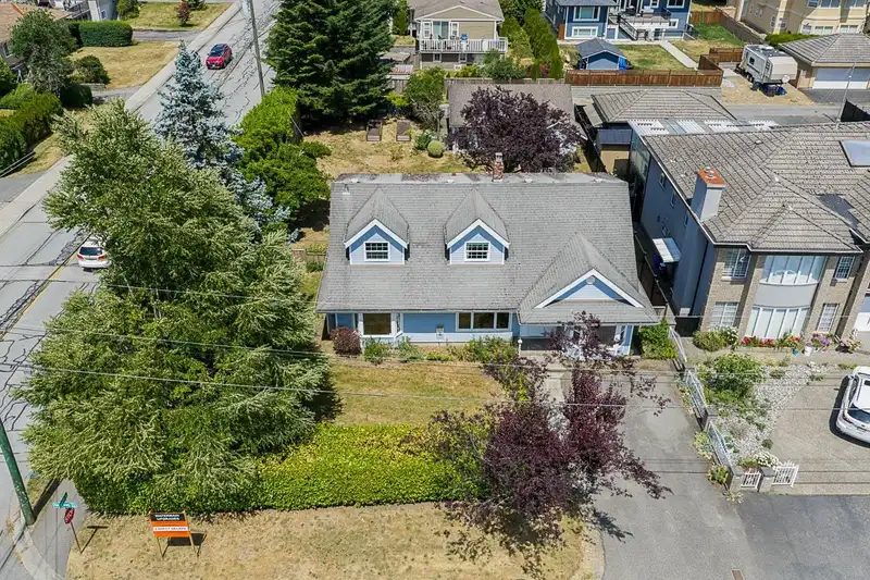 1707 HAVERSLEY AVENUE - photo 3 of 40