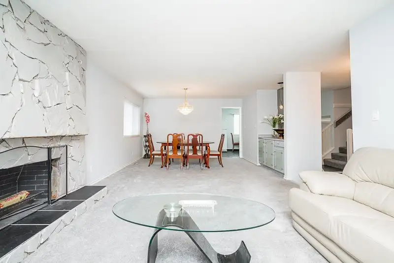 14921 99A AVENUE - photo 3 of 17