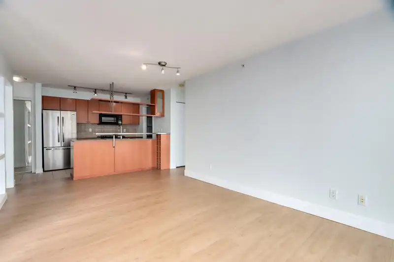 2805 1495 RICHARDS STREET - photo 4 of 26
