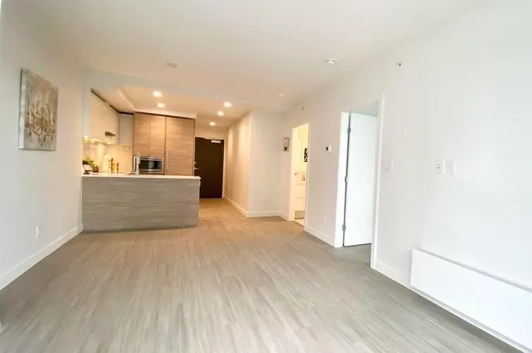 811 13615 FRASER HIGHWAY - photo 4 of 16