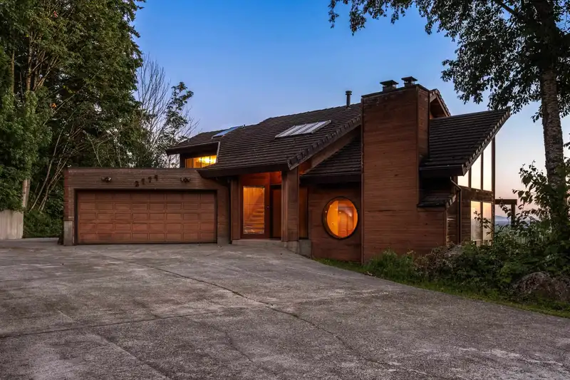 2732 2774 LUCERN CRESCENT - photo 2 of 40