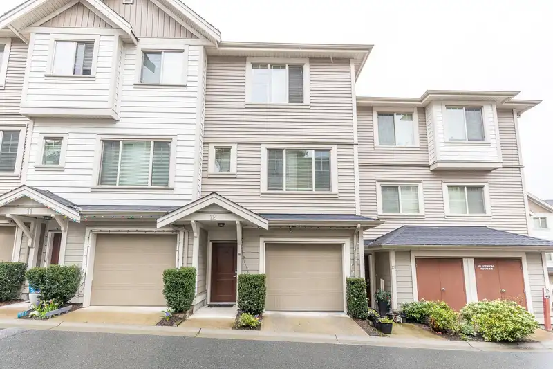 12 19097 64 AVENUE - photo 3 of 40