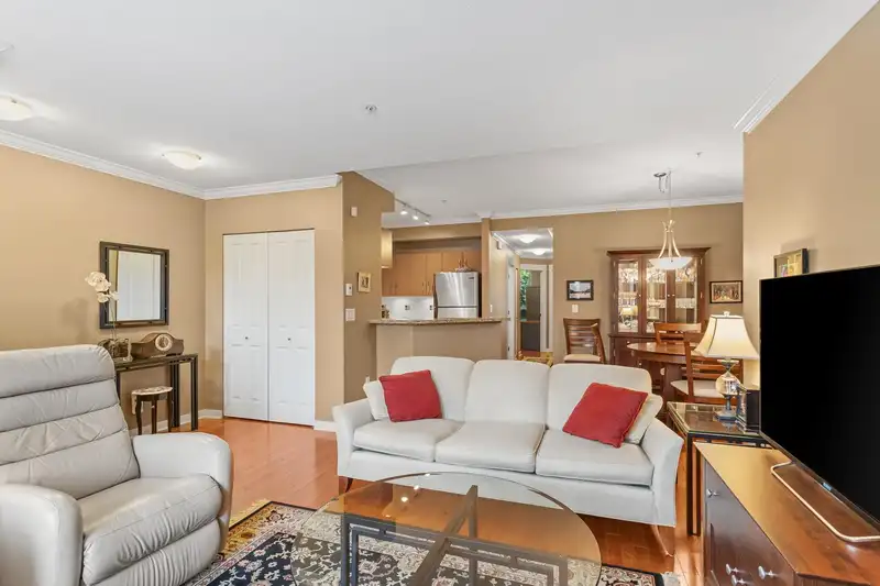 6238 LOGAN LANE - photo 1 of 40
