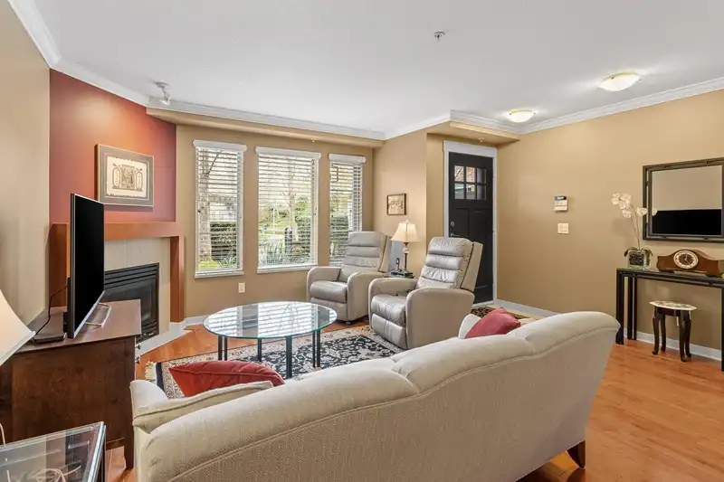 6238 LOGAN LANE - photo 2 of 40