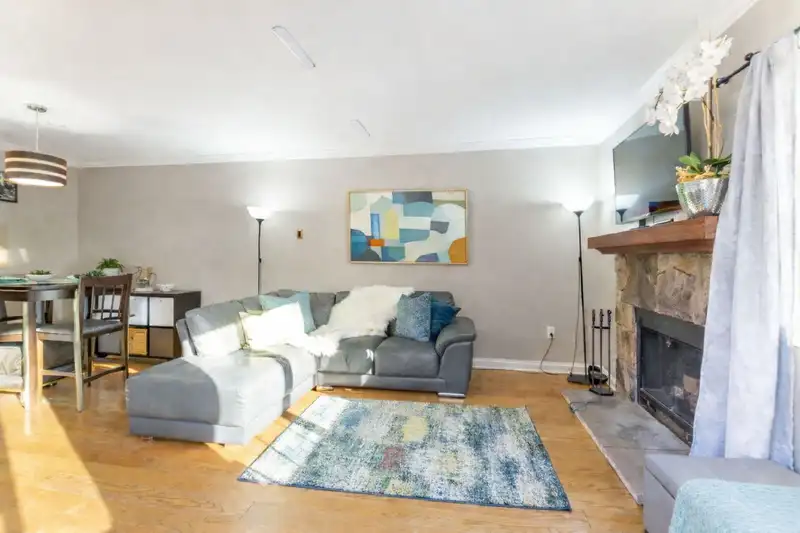 307 3275 MOUNTAIN HIGHWAY - photo 3 of 17