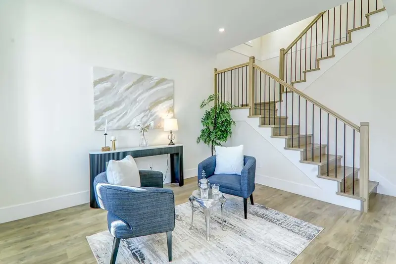 20681 76 AVENUE - photo 4 of 25