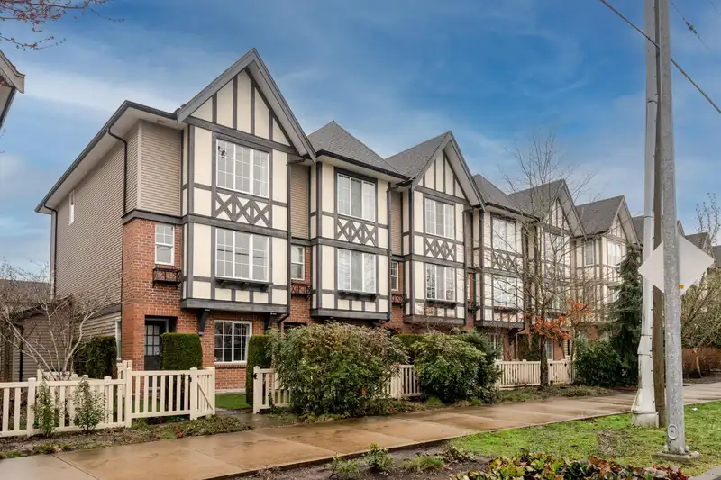 131 20875 80 AVENUE - photo 1 of 40