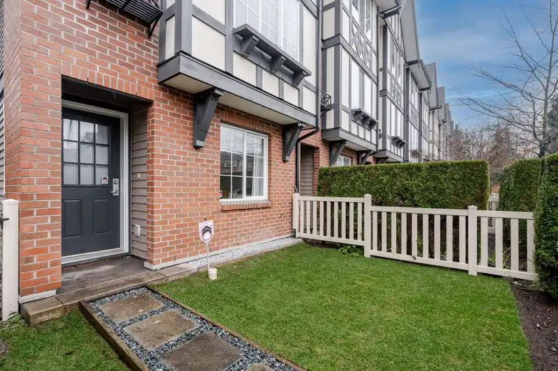 131 20875 80 AVENUE - photo 3 of 40