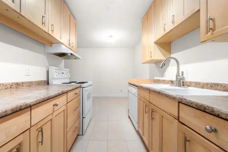 119 2012 FULLERTON AVENUE - photo 4 of 29