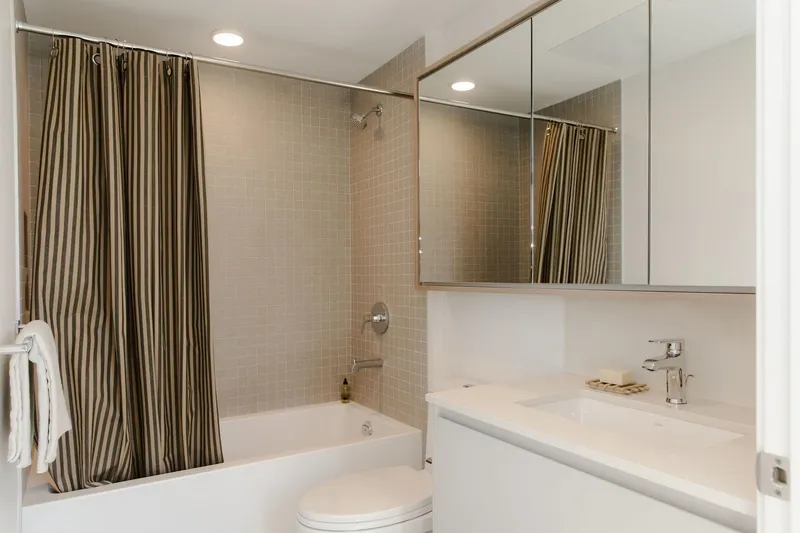 131 1012 W 47TH AVENUE - photo 2 of 8