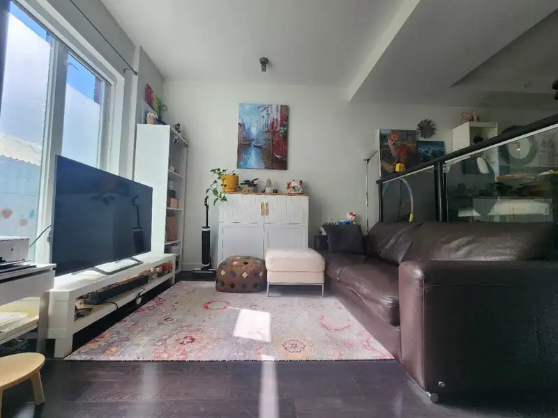 217 1961 COLLINGWOOD STREET - photo 3 of 17
