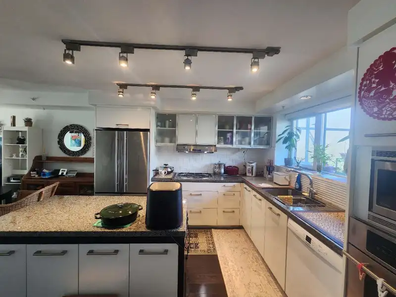 217 1961 COLLINGWOOD STREET - photo 4 of 17