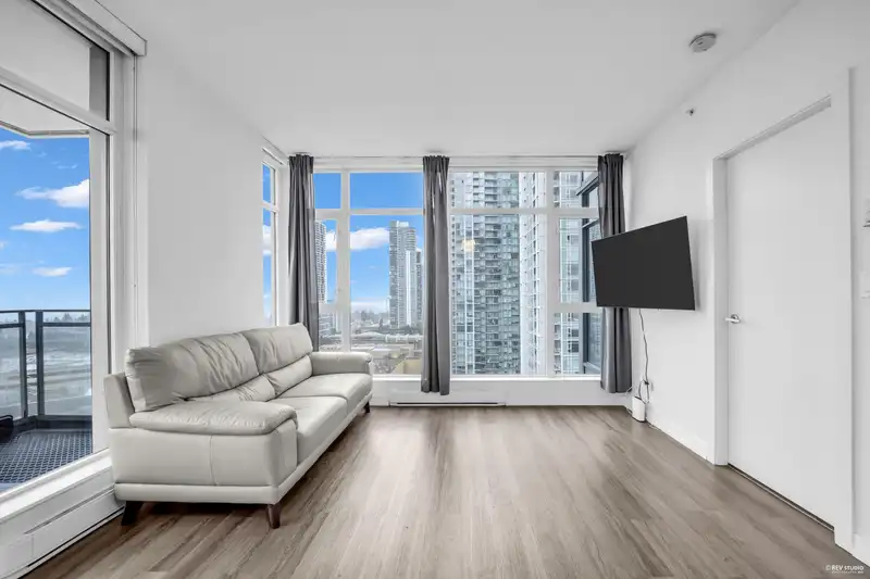 2109 4688 KINGSWAY - photo 4 of 40