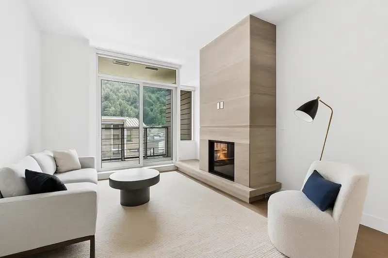 405 6687 NELSON AVENUE - photo 1 of 18