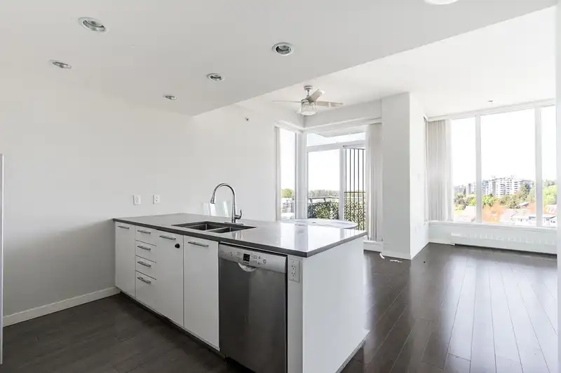 1108 3281 E KENT AVENUE NORTH - photo 2 of 37