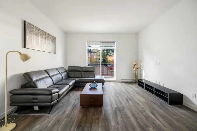 39 15268 28 AVENUE - photo 1 of 17