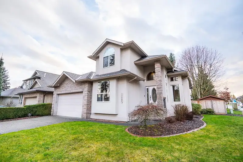 10599 159A STREET - photo 2 of 39