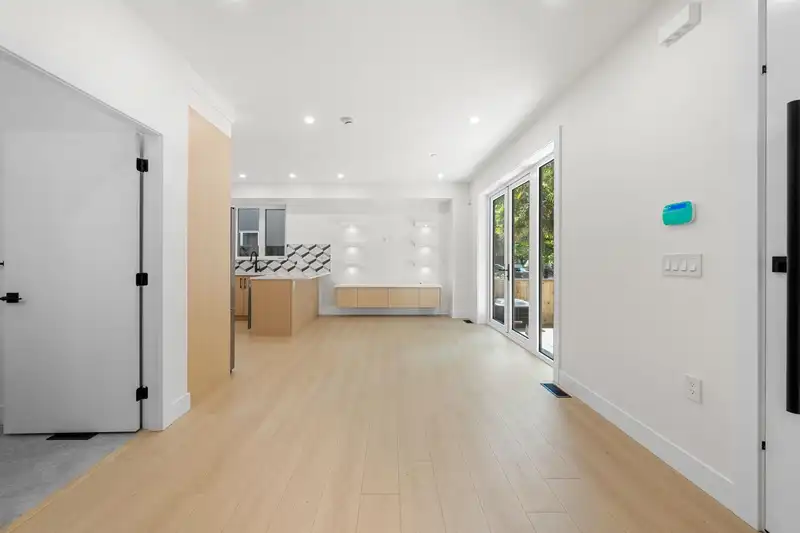 1 3425 ARCHIMEDES STREET - photo 4 of 12