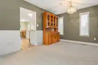 552 YALE STREET - thumbnail 18