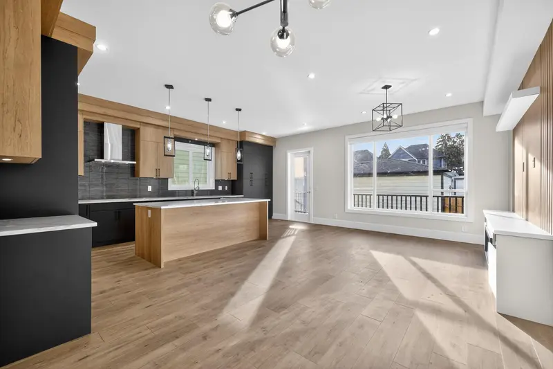 17126 1 AVENUE - photo 4 of 25