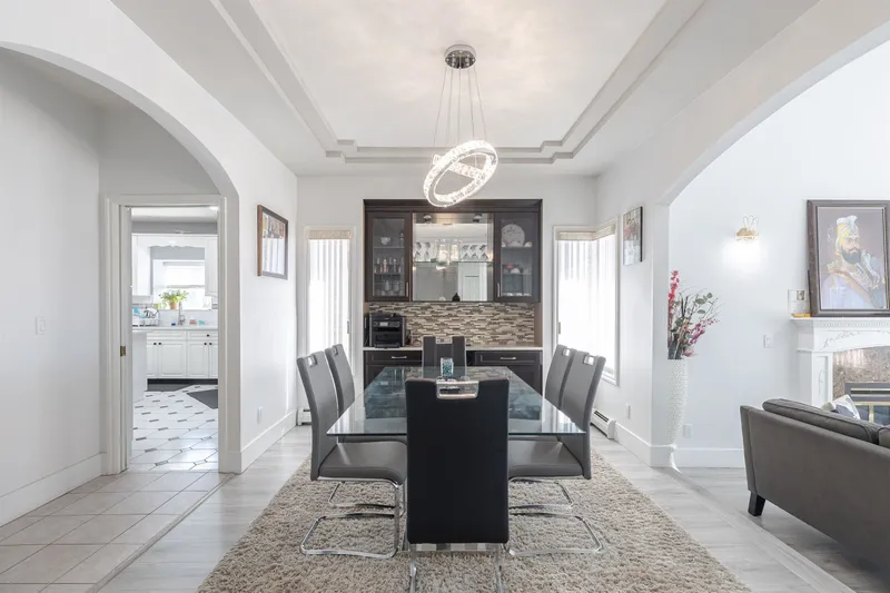 8298 151A STREET - photo 4 of 25