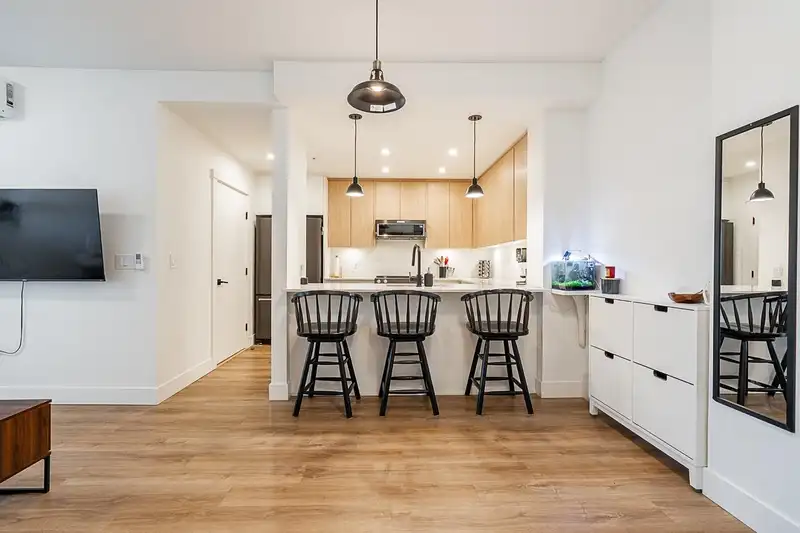 1608 2180 KELLY AVENUE - photo 2 of 39