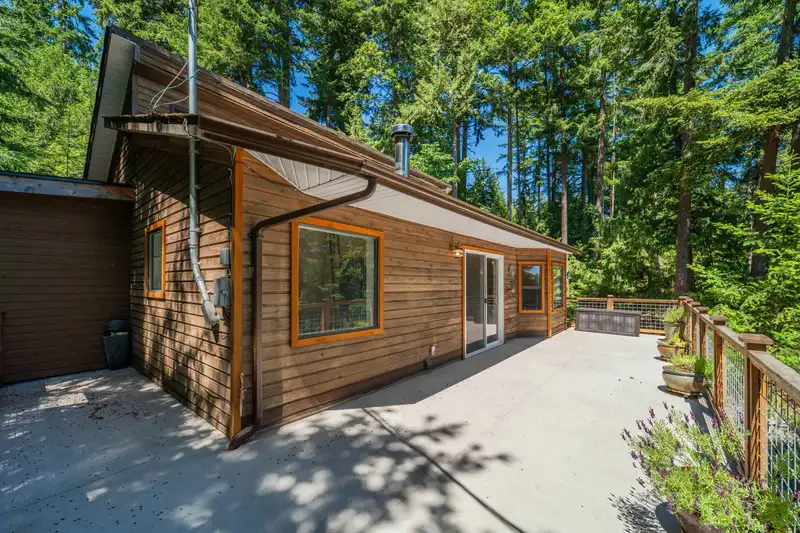 715 FERNHILL ROAD - photo 3 of 40