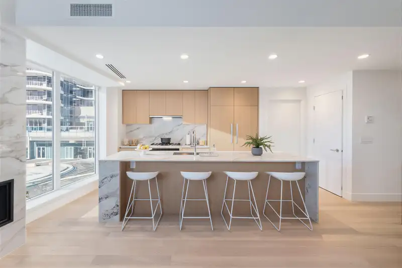 1601 1475 FOSTER STREET - photo 2 of 12