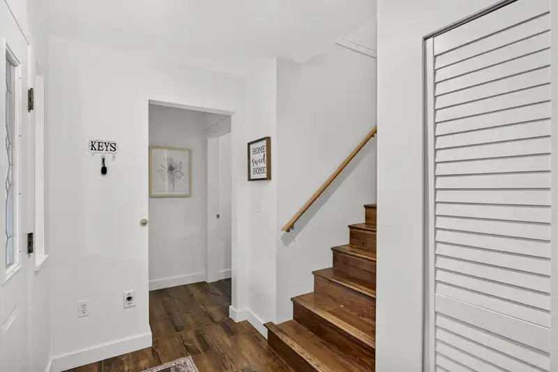 23555 108 AVENUE - photo 4 of 40