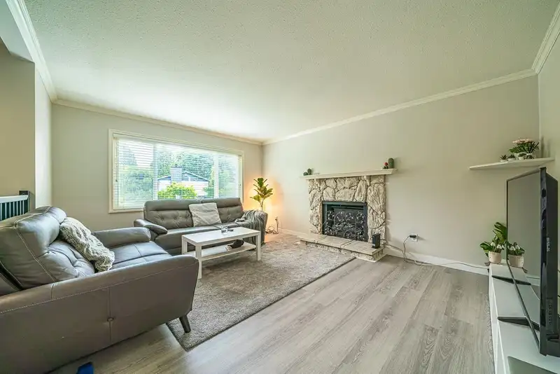12208 MCTAVISH PLACE - photo 3 of 29