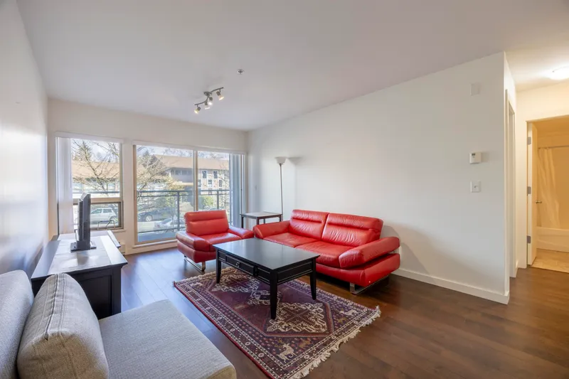 206 1033 ST. GEORGES AVENUE - photo 4 of 17